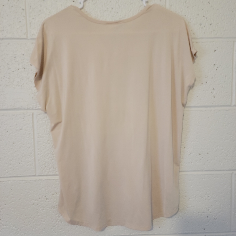 White Top - Picture 3 of 3